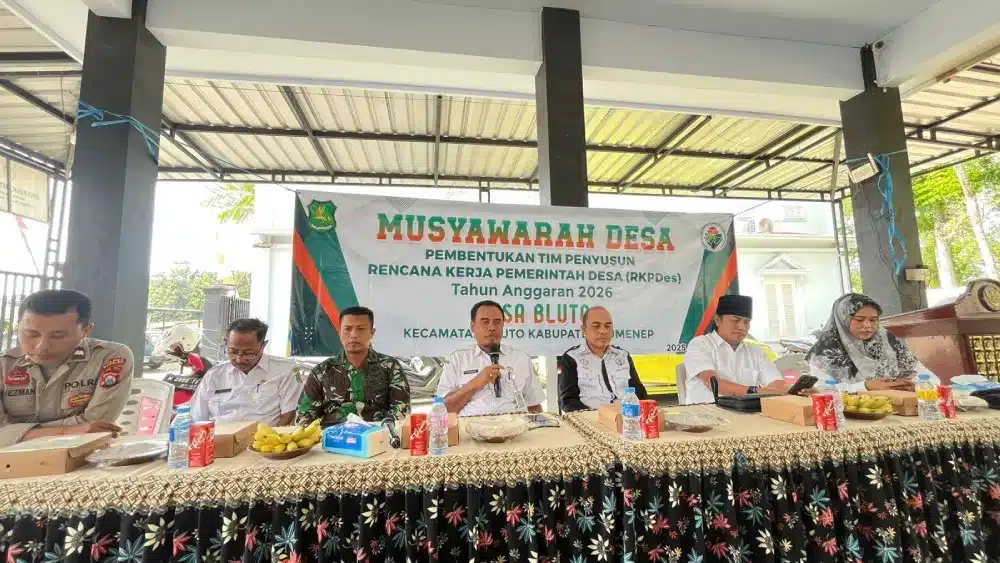 Plt Camat Bluto Kamiludin menyampaikan pentingnya tertib administrasi dalam mendukung keberhasilan pembangunan desa.