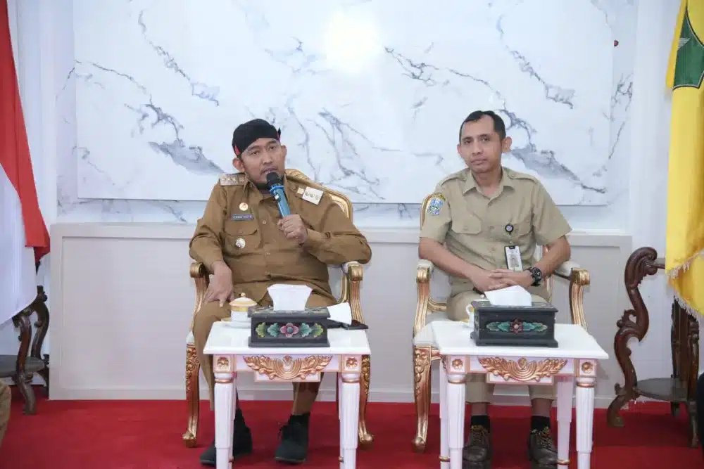 Bupati Sumenep Achmad Fauzi Wongsojudo memberikan arahan tentang pentingnya inovasi berkelanjutan di lingkungan OPD.