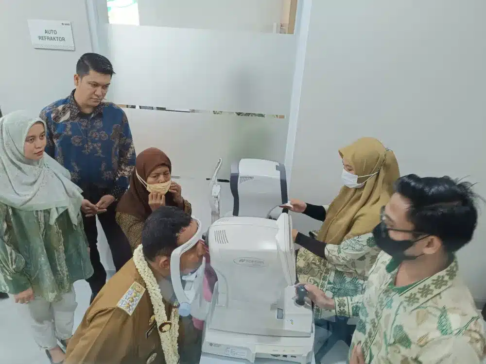 Bupati Sumenep Achmad Fauzi Wongsojudo memberikan imbauan program Cek Kesehatan Gratis kepada masyarakat.