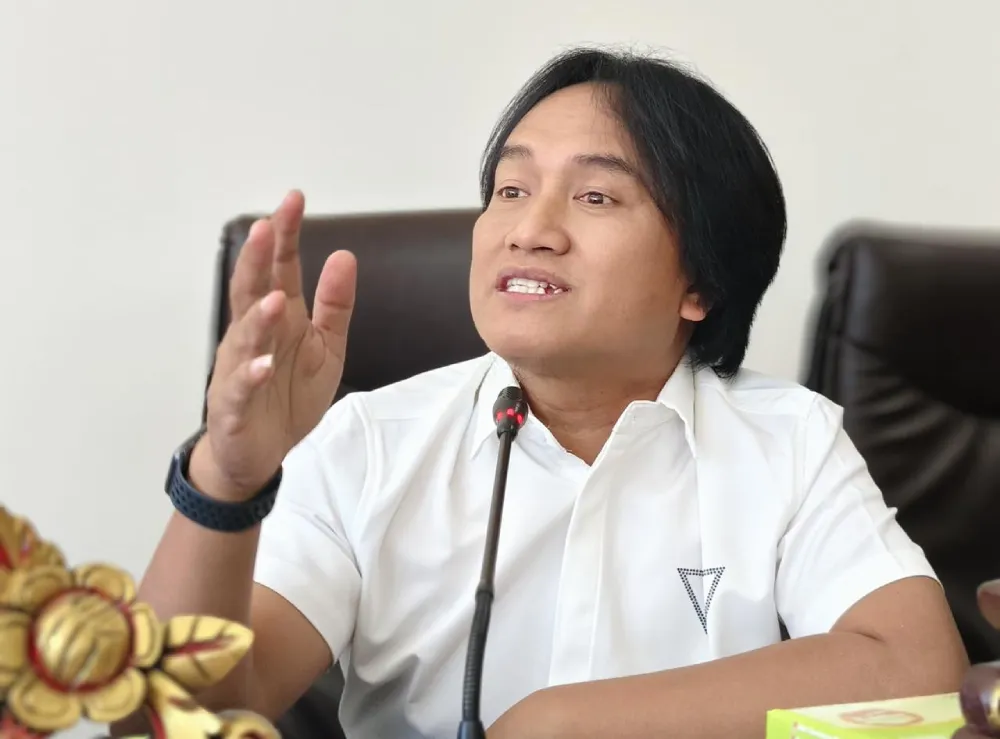 Akhmadi Yasid, anggota DPRD Sumenep dari Fraksi PKB Dapil II, memberikan pandangan terkait koordinasi pemerintah daerah dan pabrikan tembakau.