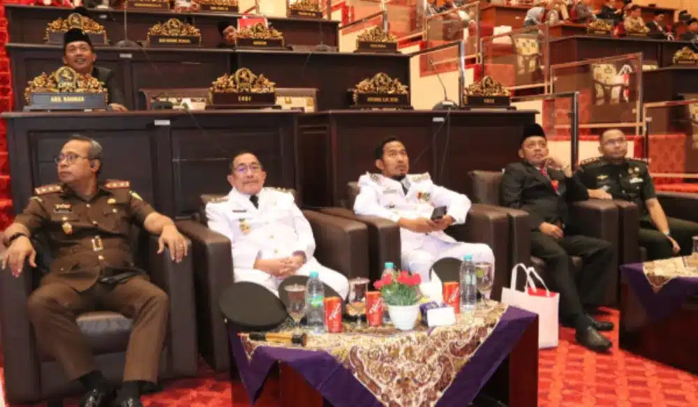 Komandan Kodim 0827/Sumenep, Letkol Inf Yoyok Wahyudi, menyampaikan ajakan kerja nyata dan kebersamaan saat menghadiri Rapat Paripurna Istimewa DPRD Sumenep untuk mendengarkan Pidato Kenegaraan Presiden.