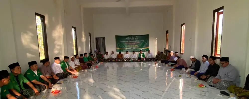 PAC GP Ansor Manding menggelar peringatan Maulid Nabi Muhammad SAW 1447 H di MWC NU Manding, Sumenep, dengan doa bersama dan kebersamaan warga.