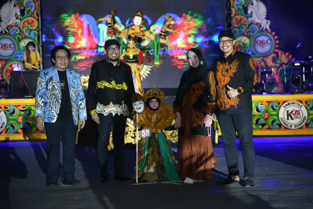 Deputi Kemenparekraf Cecep Rukendi menghadiri Madura Ethnic Carnival (MEC) 2025 di Sumenep, menegaskan acara ini berpeluang menjadi magnet wisata budaya dunia.