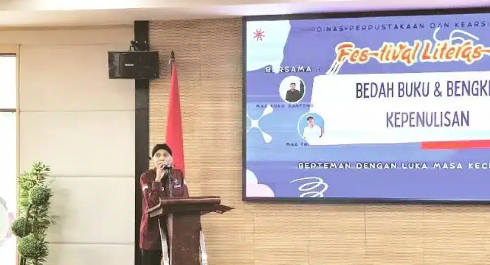 Festival Literasi 2025 Sumenep di Uniba Madura, ajang mendekatkan buku dengan generasi muda untuk menumbuhkan budaya membaca.