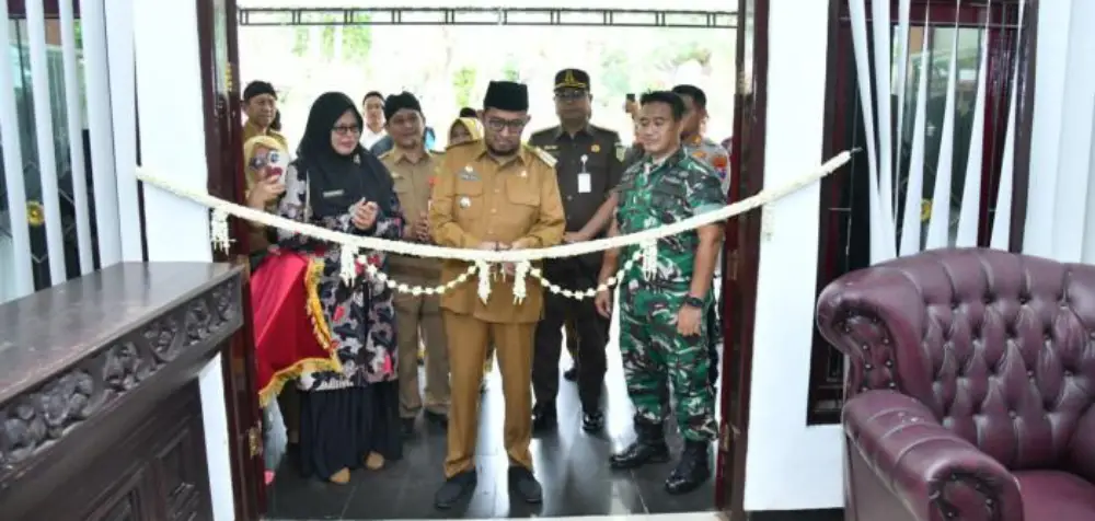 Peresmian Sekolah Rakyat Terintegrasi 49 di Sumenep oleh Bupati Achmad Fauzi, membuka akses pendidikan gratis bagi anak-anak kurang mampu.