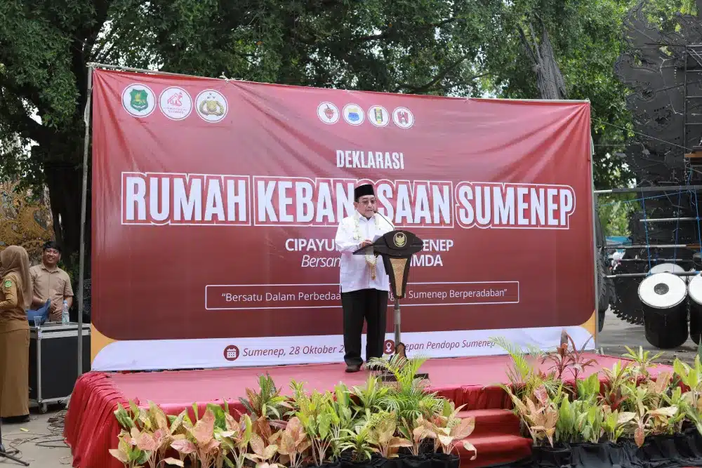 Para pemimpin daerah dan perwakilan organisasi kepemudaan menghadiri peresmian Rumah Kebangsaan Sumenep sebagai pusat kreativitas dan pergerakan pemuda.