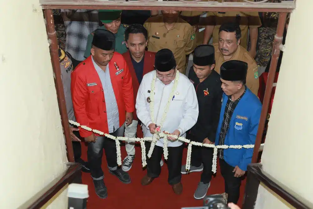 Para pemimpin daerah dan perwakilan organisasi kepemudaan menghadiri peresmian Rumah Kebangsaan Sumenep sebagai pusat kreativitas dan pergerakan pemuda.
