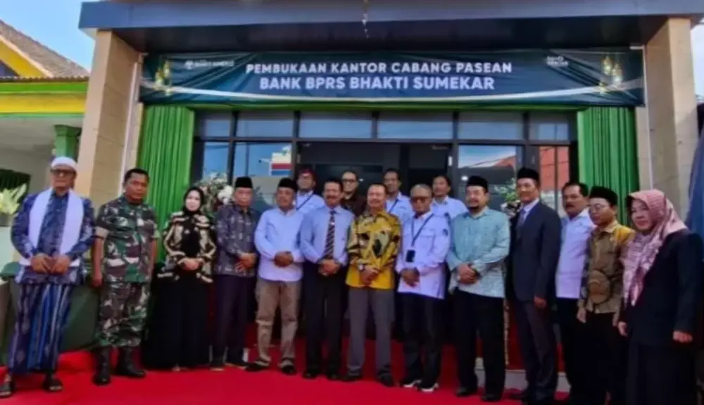 BPRS Bhakti Sumekar meresmikan cabang baru di Pasean, Pamekasan untuk memperkuat layanan keuangan syariah dan mendorong ekonomi Madura.