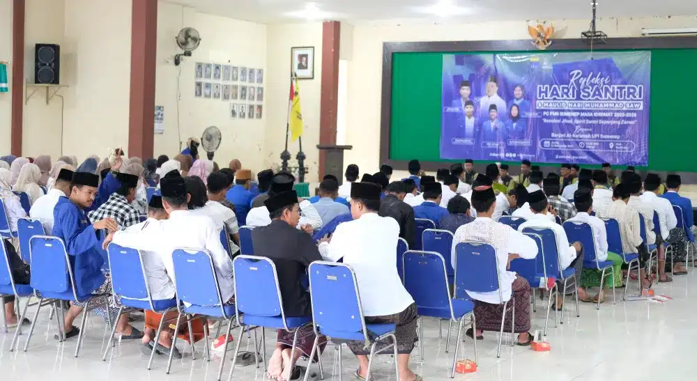 Kegiatan Refleksi Hari Santri dan Maulid Nabi yang digelar PC PMII Sumenep di Aula Kemenag, dihadiri ratusan kader dengan semangat kebangsaan pada Jumat (07/11/2025). (ISTIMEWA)