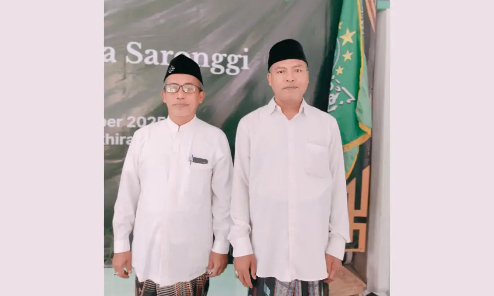 Rois Syuriah MWC NU Saronggi K. Abd. Shofi Bahar dan Ketua Tanfidziyah MWC NU Saronggi K. Kadarisman