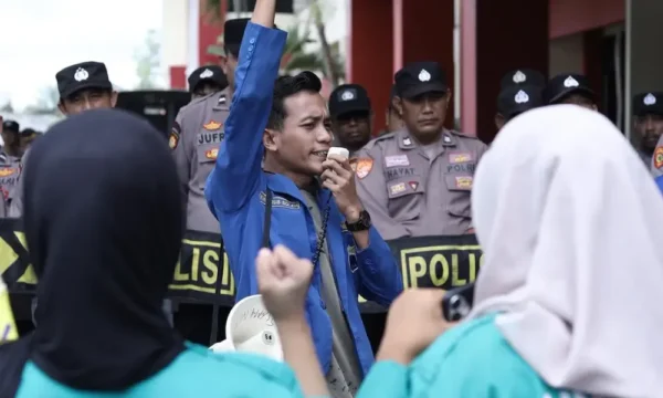 Semangat Orasi PC PMII Sumenep dalam Membela Hak Petani Tembakau.